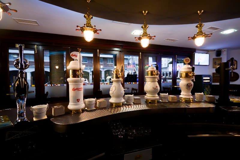 Cervecería Yates´s - bar para ver fútbol en A Coruña