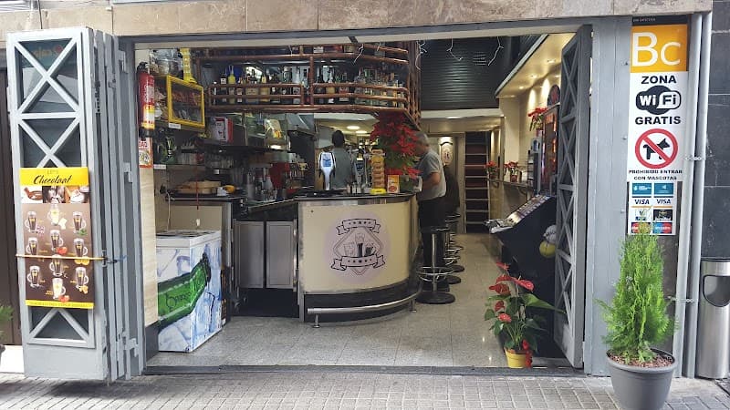Mini Charcutería Café & Bar - bar para ver fútbol en Santa Cruz de Tenerife