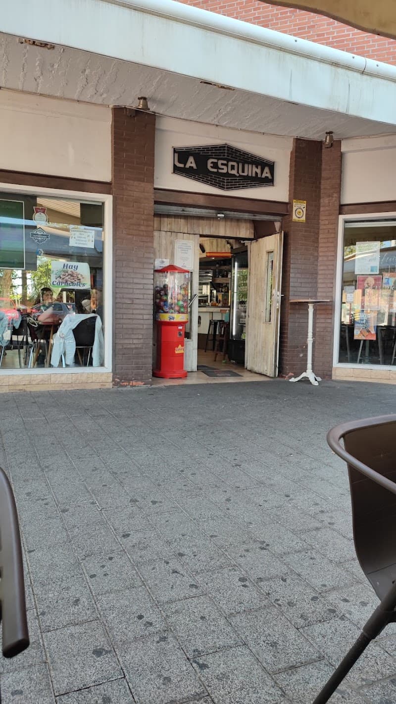 La Esquina Café-Bar - bar para ver fútbol en Albacete