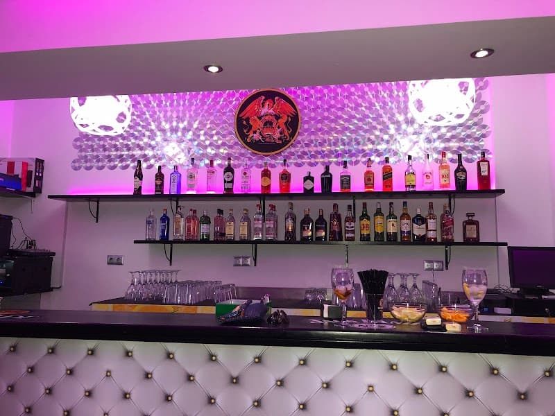 Karaoke Queen Granada - bar para ver fútbol en Granada