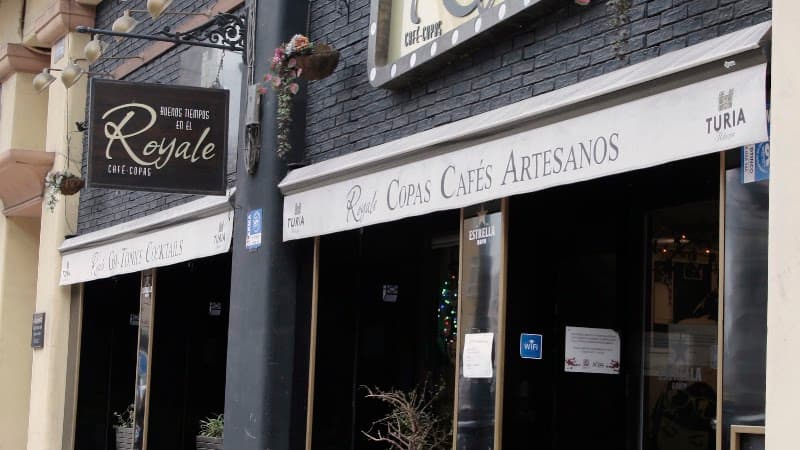 Buenos Tiempos En El Royale - bar para ver fútbol en Zaragoza