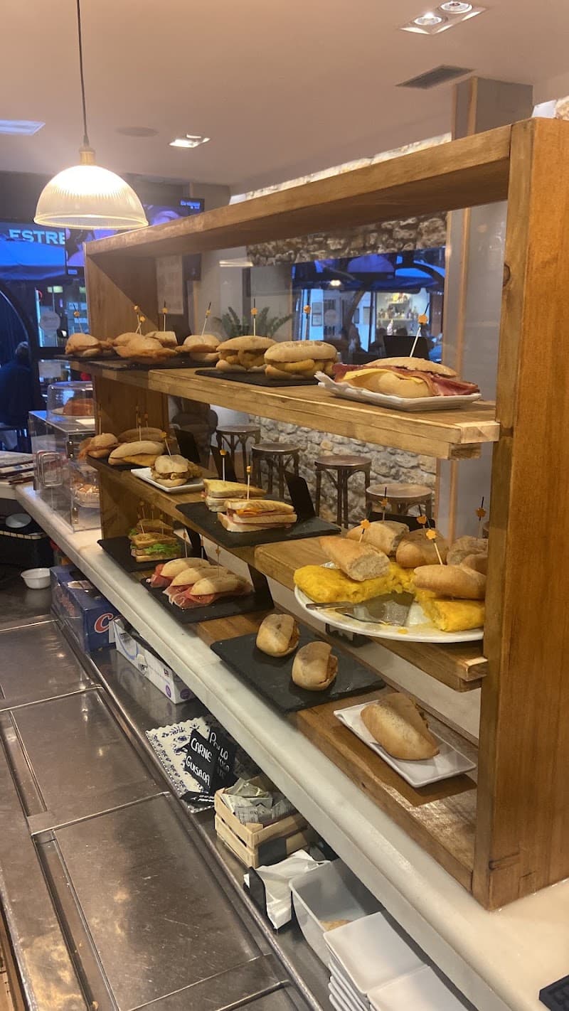 Los Pepes - bar para ver fútbol en Oviedo