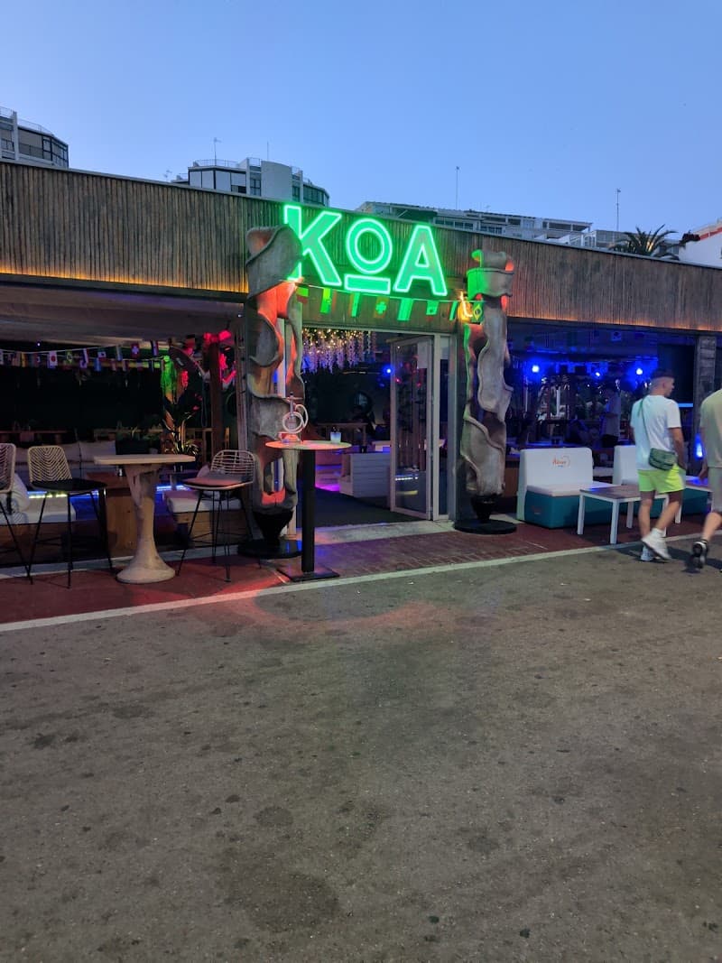 Koa Marbella terraza-discoteca - bar para ver fútbol en Marbella