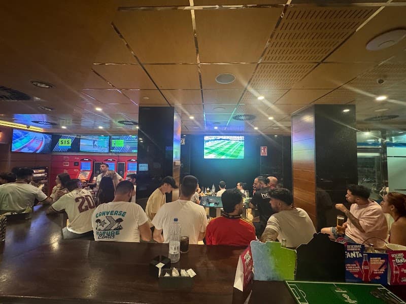 Trébol Ronda Sur Sport Café & Salón de Juego - bar para ver fútbol en Murcia