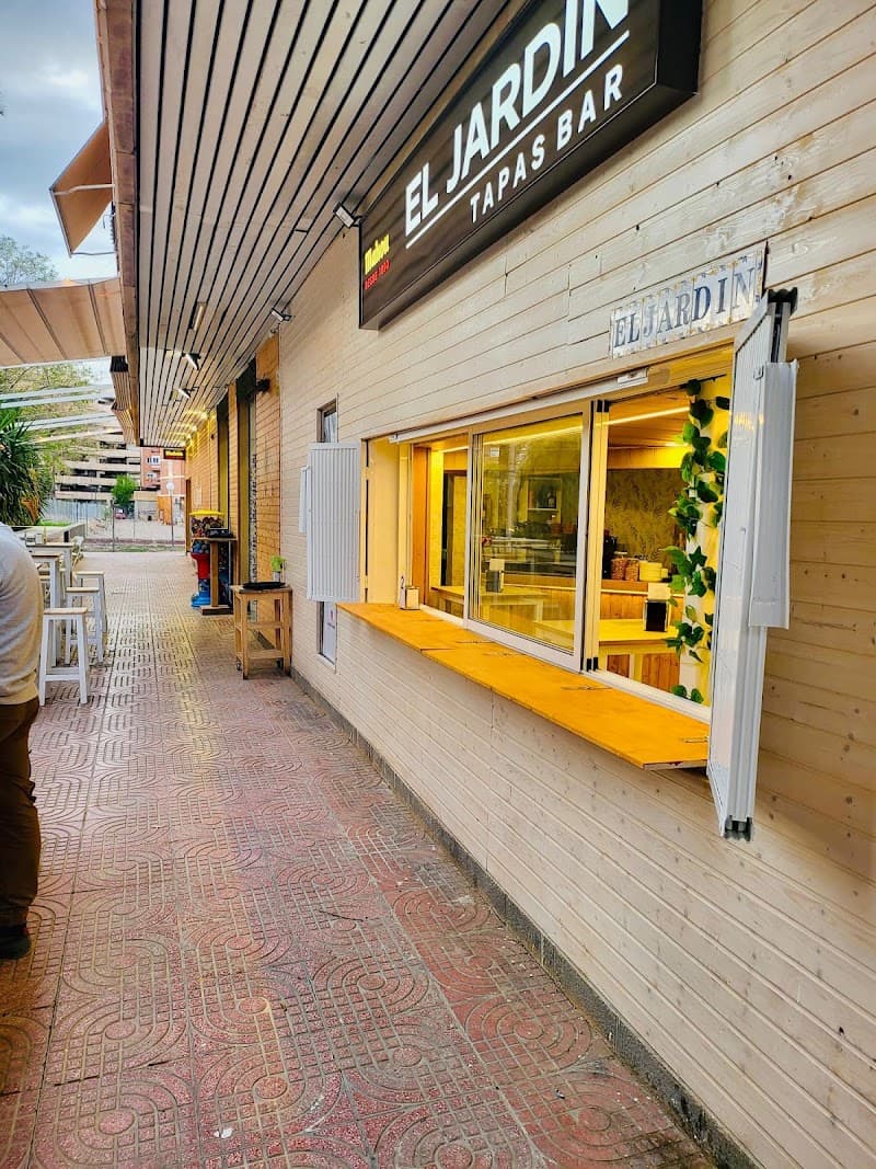 El Jardín - bar para ver fútbol en Murcia