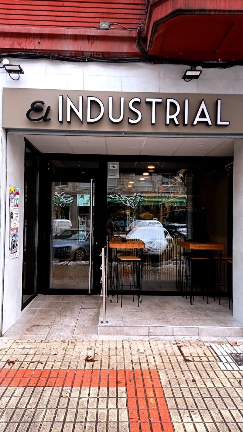 Bar El Industrial - bar para ver fútbol en Burgos