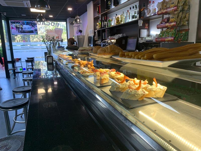Cafetería La Barra - bar para ver fútbol en Zaragoza
