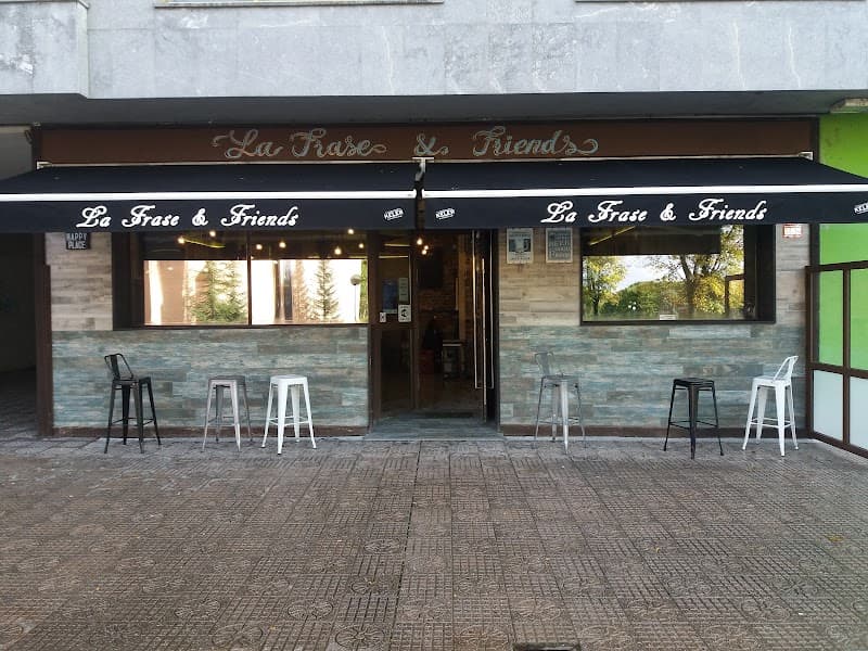 Bar La Frase & Friends