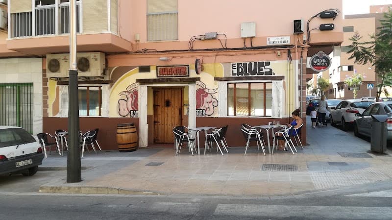 Bluess Potter - bar para ver fútbol en Almería
