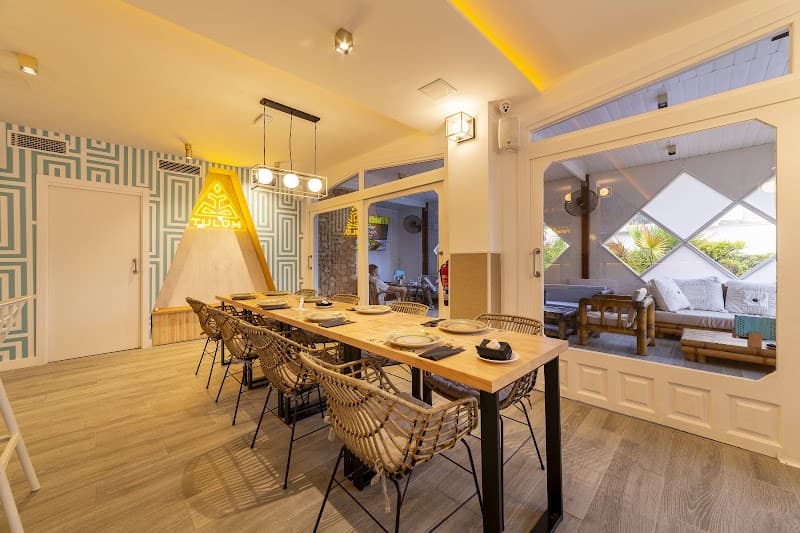 Tulum Beach Club - bar para ver fútbol en Almería
