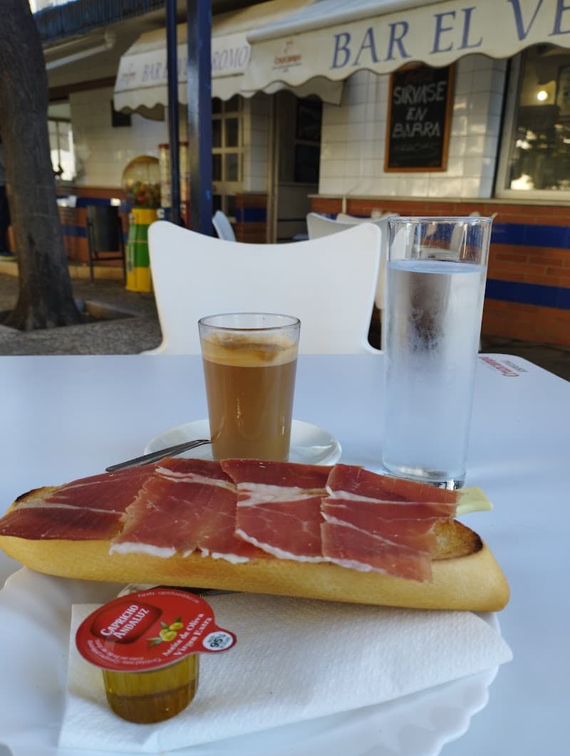 Peña El Velodromo - bar para ver fútbol en Huelva