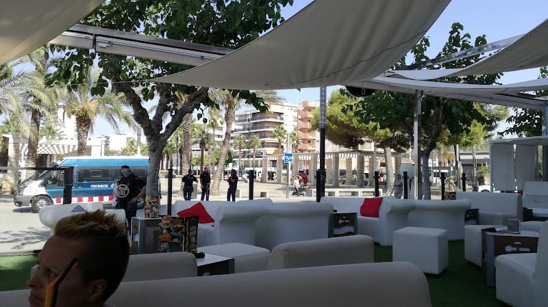 Rock & Grill Salou - bar para ver fútbol en Tarragona