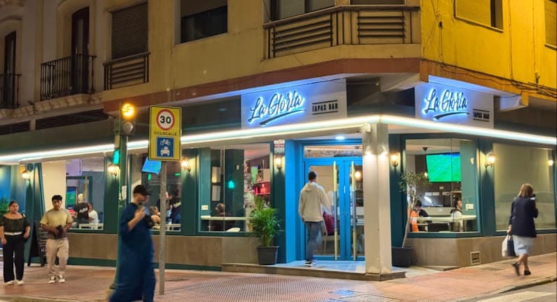 LA GLORIA Tapas Bar - bar para ver fútbol en Almería