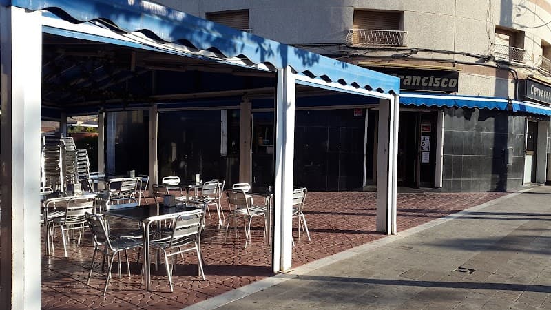 Granja San Francisco - bar para ver fútbol en Badalona