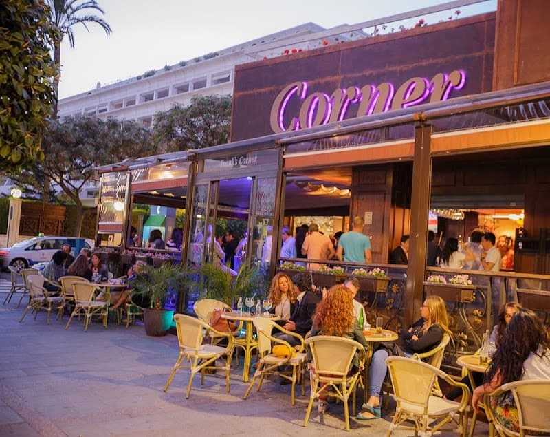 Frank’s Corner - bar para ver fútbol en Marbella