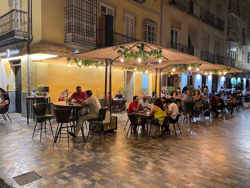 Bar restaurante ALBEDRÍO - bar para ver fútbol en Cartagena
