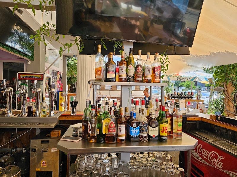 Millennium Bar - bar para ver fútbol en Ibiza