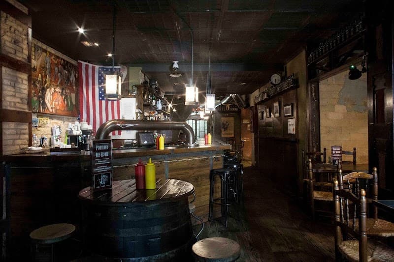Portland Ale House: Valencia's Original Burger Bar - bar para ver fútbol en Valencia
