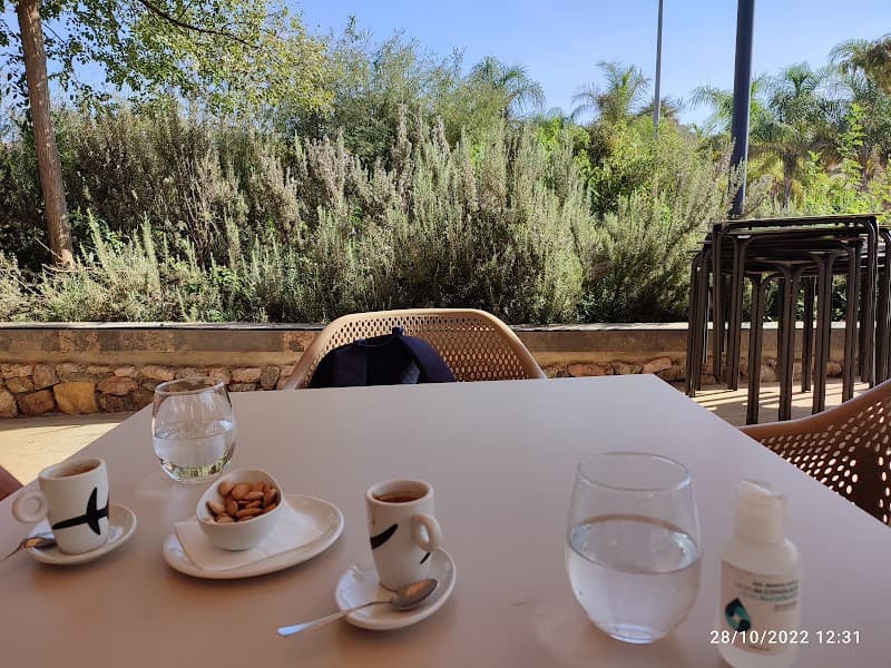 Restaurante La Pérgola | Almería - bar para ver fútbol en Almería
