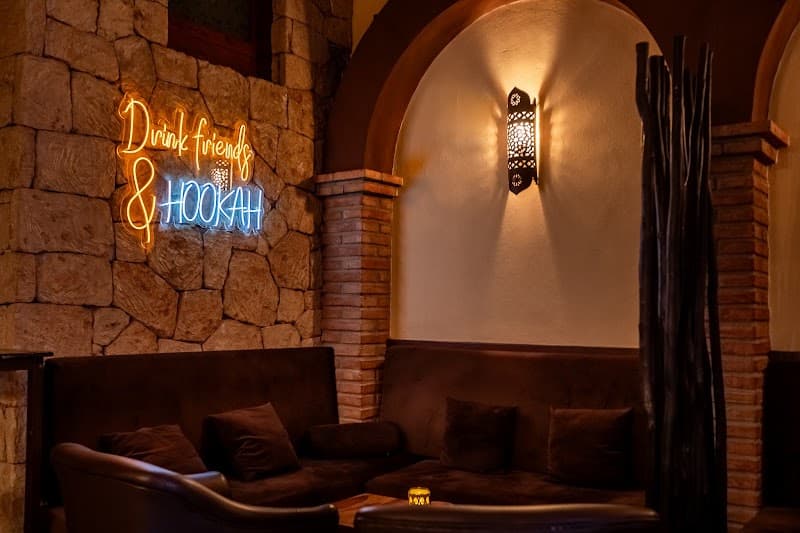 Wooden Shisha Lounge | Tetería | Shisha | Bar | Cachimbas | Ibiza - bar para ver fútbol en Ibiza
