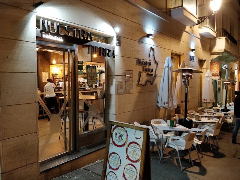 Taberna Nuestra Tierra - bar para ver fútbol en Almería