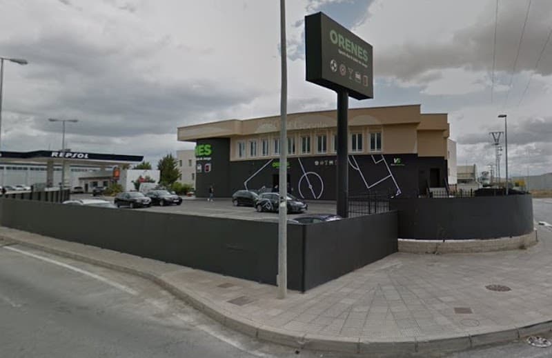 Orenes Sports Bar & Salón de Juego - bar para ver fútbol en Murcia