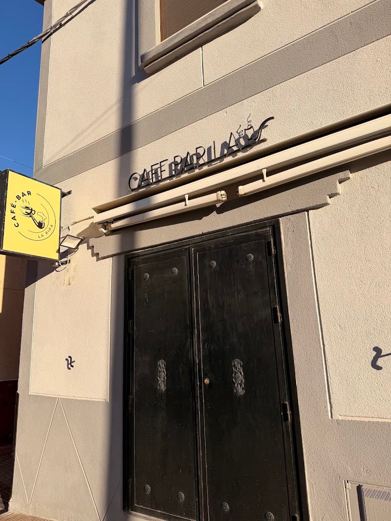 Bar-Café La Pipa - bar para ver fútbol en Almería