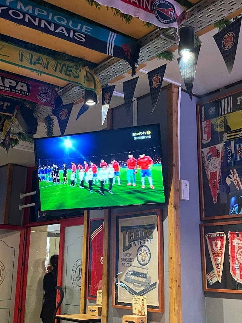 Red Corner Sports Bar - bar para ver fútbol en Elche