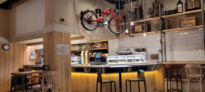 Moto Club - bar para ver fútbol en San Sebastián