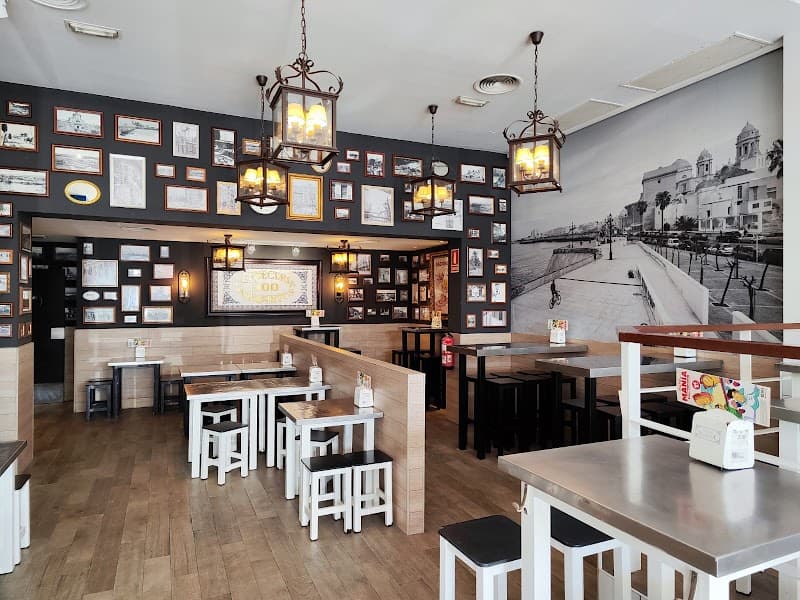 Cervecerías La Sureña y 100 Montaditos - bar para ver fútbol en Badajoz