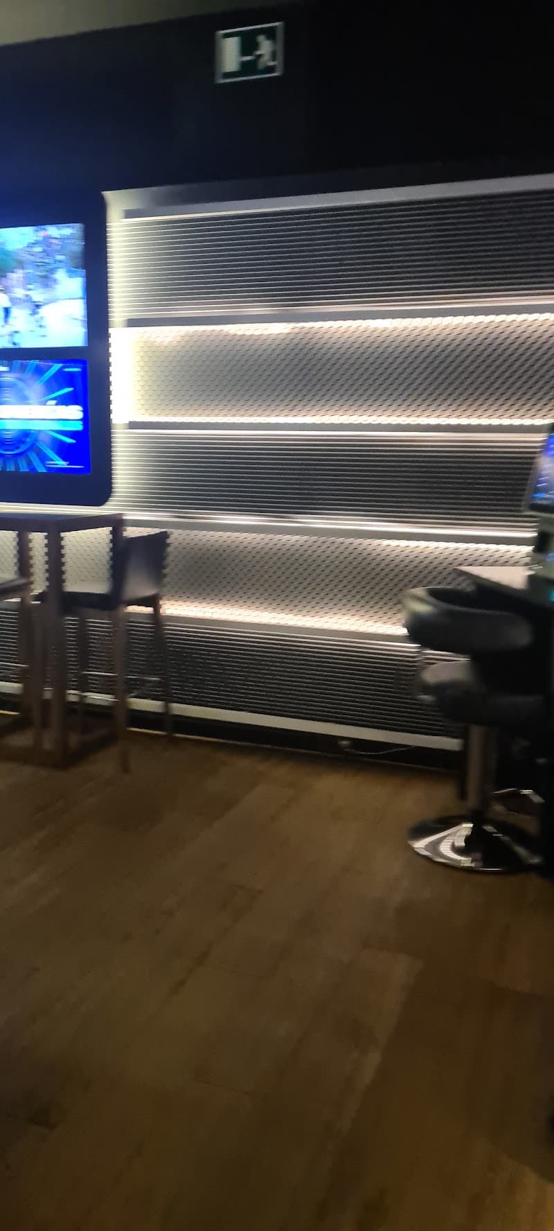 Orenes Sports Bar & Salón de Juego - bar para ver fútbol en Badajoz
