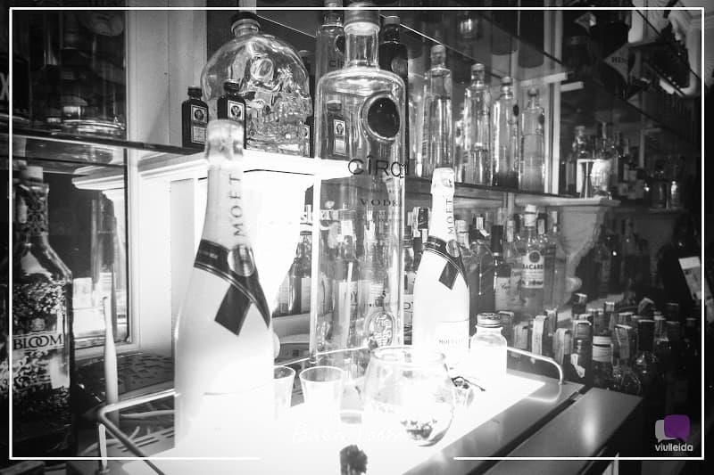 Baba Room - bar para ver fútbol en Lleida