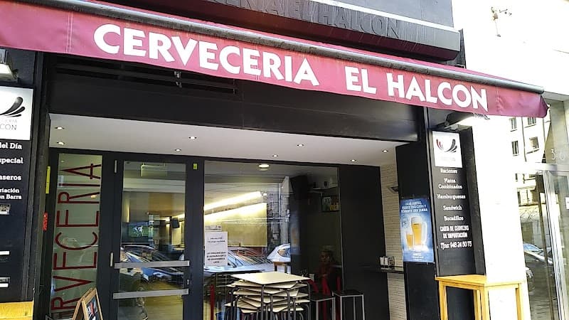 Cervecería El Halcón - bar para ver fútbol en Pamplona