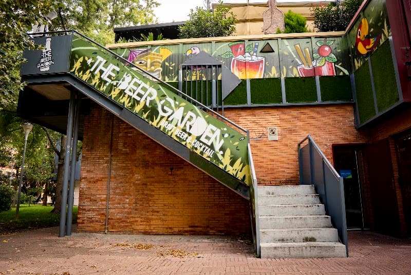 The Beer Garden - Terraza Chill Out & Cócteles - bar para ver fútbol en Pamplona