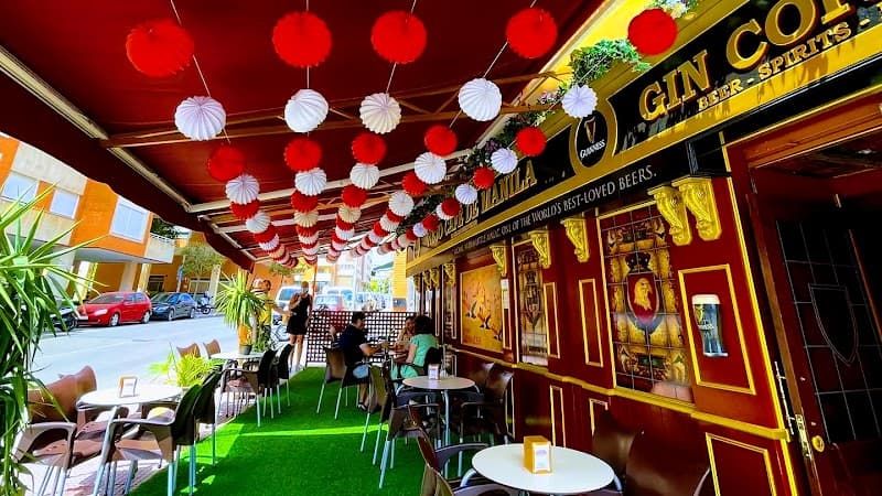 Viejo Café de Manila "Magellan Discoverer" - bar para ver fútbol en Almería