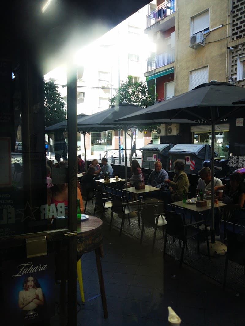 Bar El Vagón - bar para ver fútbol en Granada