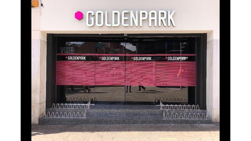 GoldenPark - Salón de Juego - bar para ver fútbol en Terrassa
