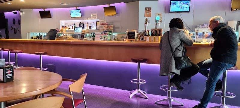 S-Bar-Jo Cafeteria - bar para ver fútbol en Girona