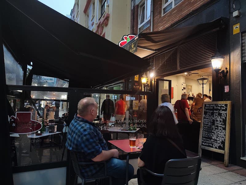 Bar Bichos y Dichos - bar para ver fútbol en Oviedo
