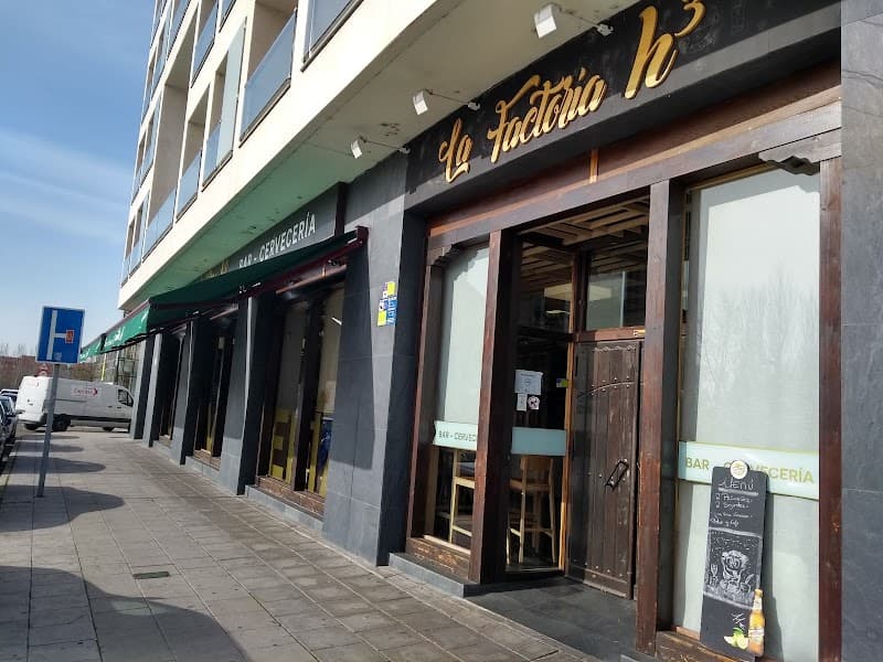 Bar Cervecería La Factoría H3 - bar para ver fútbol en León