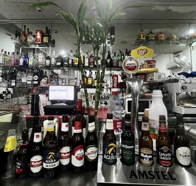 BAR CAFETERIA LOLIN - bar para ver fútbol en Valencia