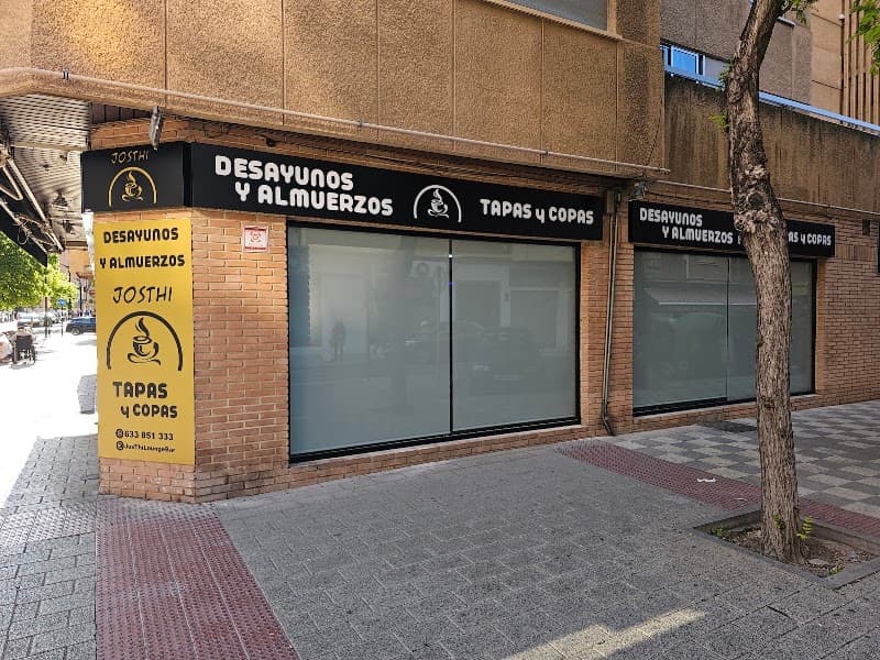 JosThi Lounge Bar - bar para ver fútbol en Albacete