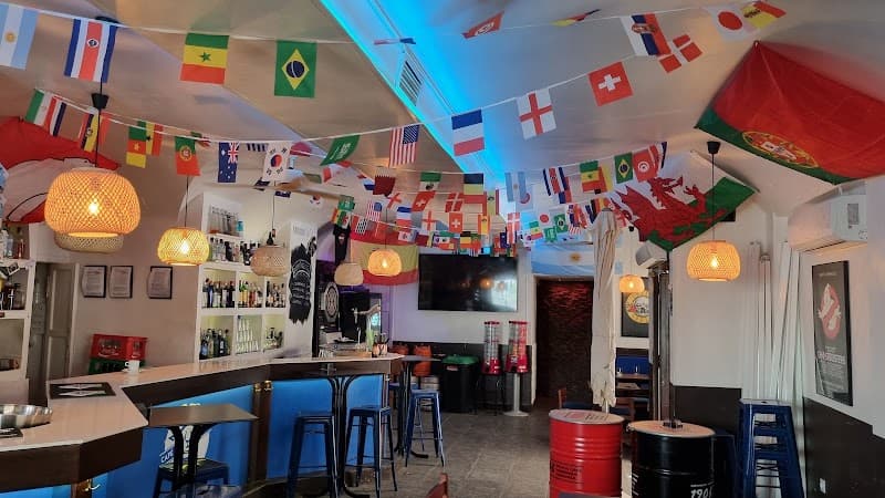 MEETING POINT Café- Bar