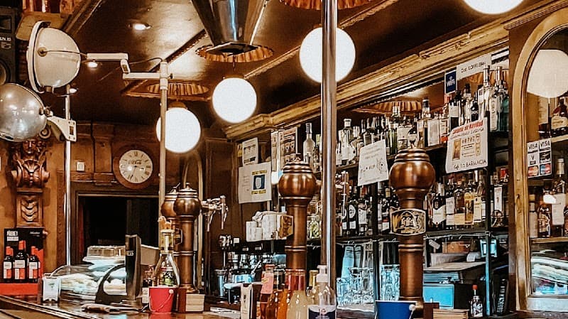 La Barmacia Bilbao - Copas y cóctel - bar para ver fútbol en Bilbao