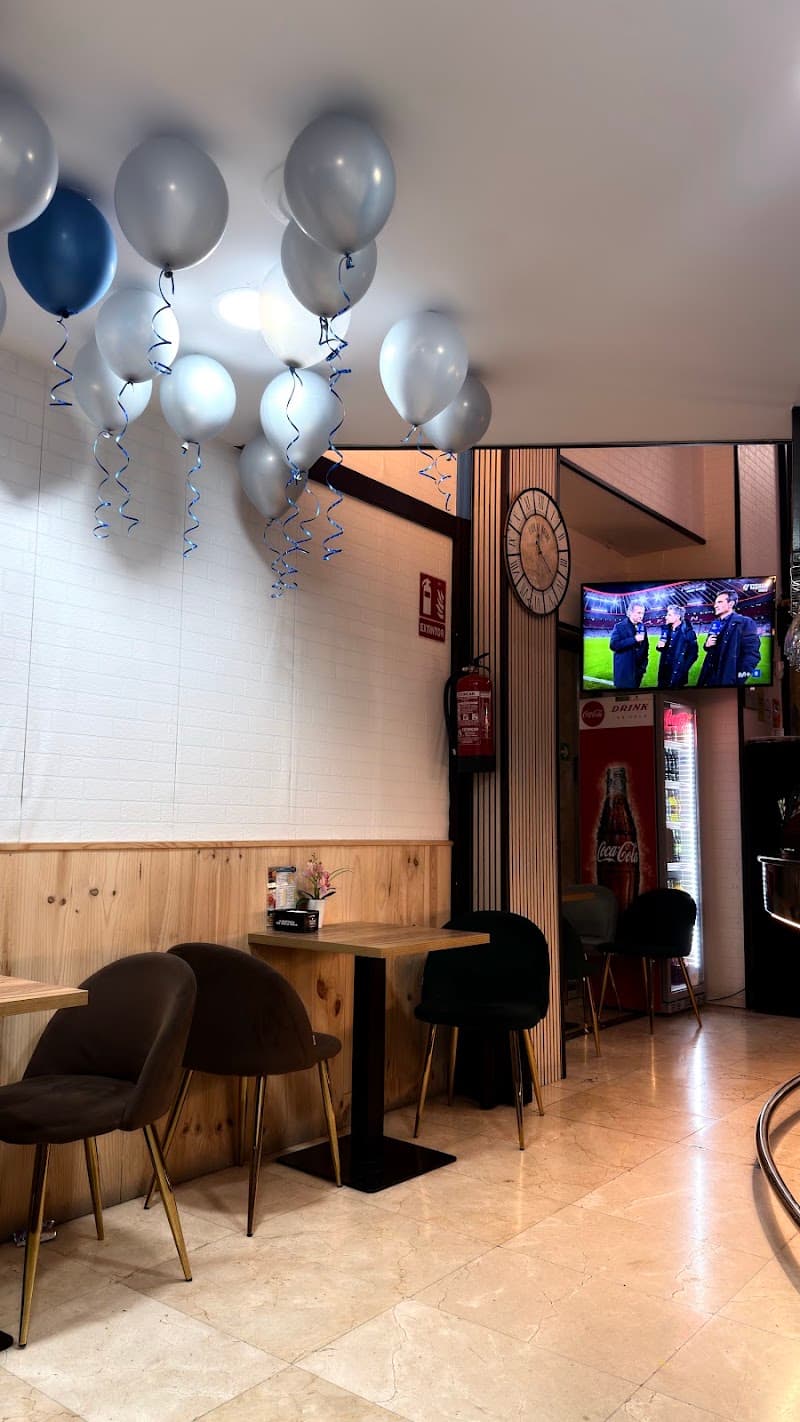 El Punto ( Bar , Cafetería ) - bar para ver fútbol en Santiago de Compostela