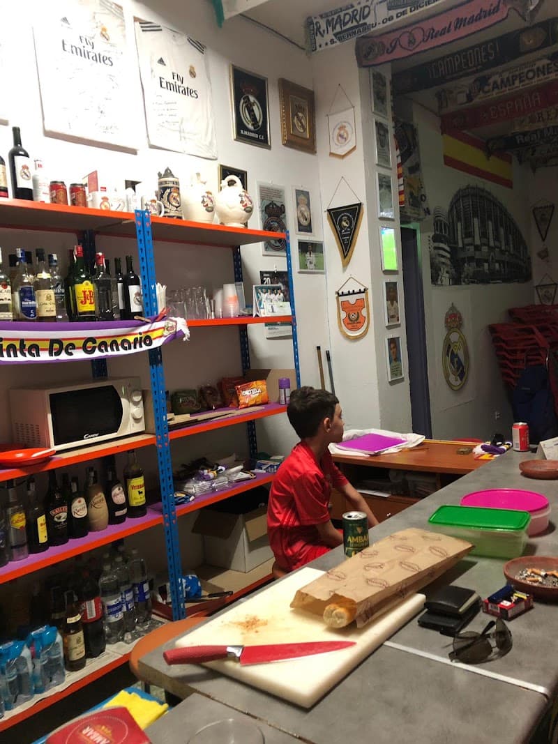 Peña Madridista La Quinta de Canario - bar para ver fútbol en Zaragoza