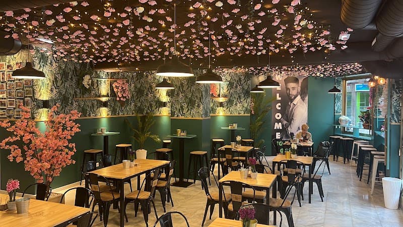 El Jardín - bar para ver fútbol en Gijón