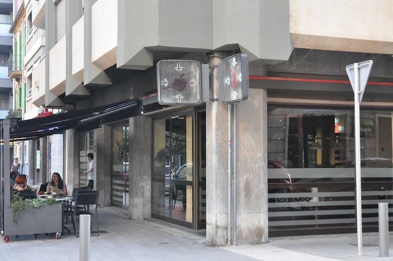 Sport bar Cafetería, Apuestas Deportivas, Local de Juego - Punt de Joc (Archiduque) - bar para ver fútbol en Palma de Mallorca