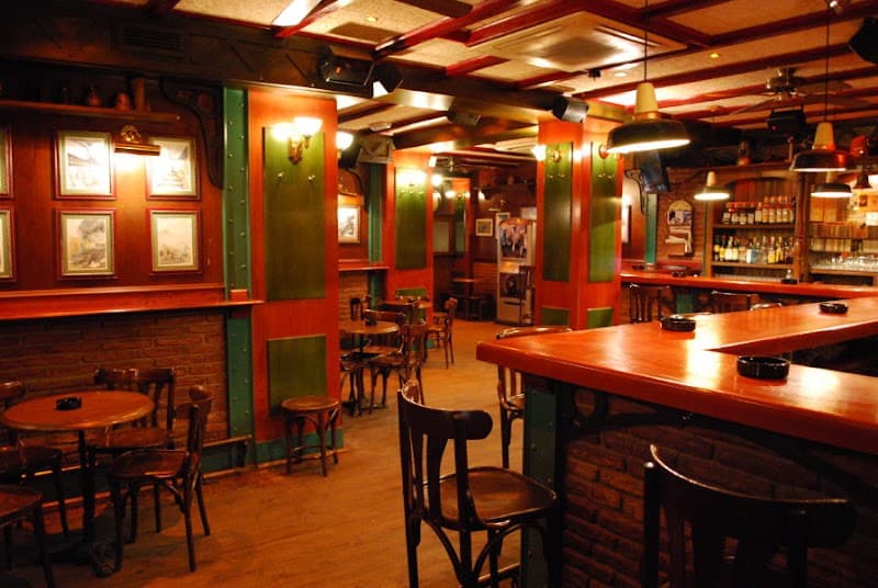 Café Pub La Parada - bar para ver fútbol en Almería