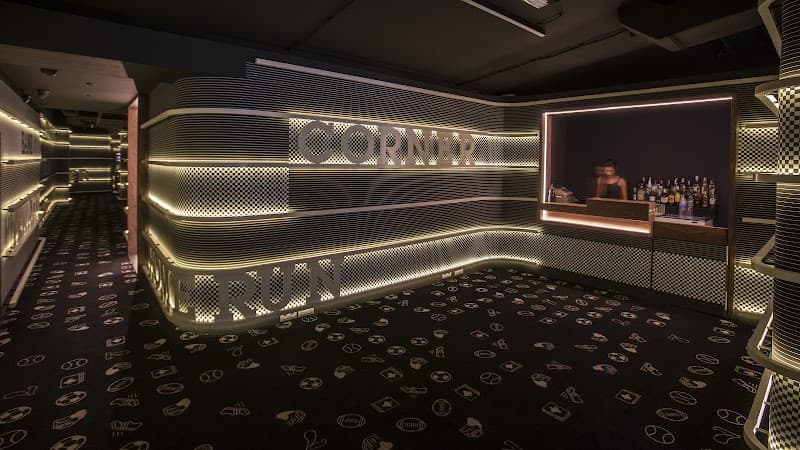 Orenes Sports Bar & Salón de Juego - bar para ver fútbol en Almería